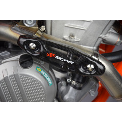 Protector universar para colector de escape SCAR - Carbono 2