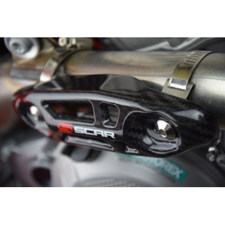Protector universar para colector de escape SCAR - Carbono