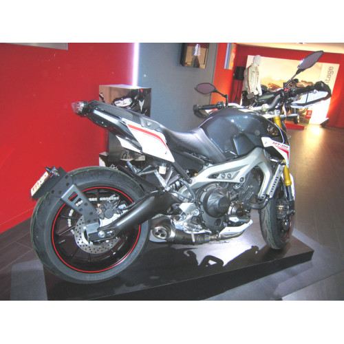 Portamatrículas a la rueda Yamaha MT-09 Tracer negro