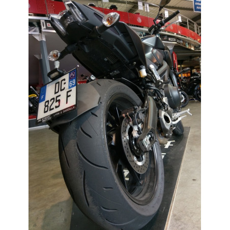 Portamatrículas a la rueda Yamaha MT-09 negro