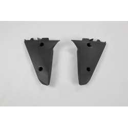Plásticos laterales de radiador inferiores UFO negro HU03318-001
