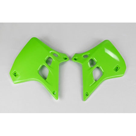 Plásticos laterales de radiador UFO Kawasaki verde KA02728-026