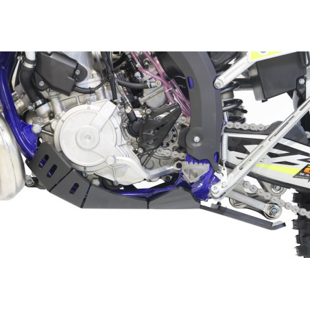 Cubrecárter AXP Xtrem negro - Sherco