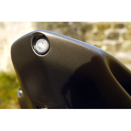 Piloto trasero LED HIGHSIDER pro Mono - negro/traslúcido - 1 pieza