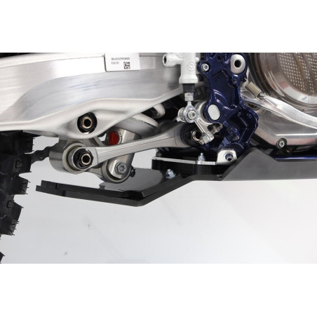 Cubrecárter AXP Xtrem con protección de bieleta - PEAD 8 mm