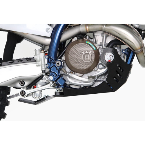 Cubrecárter AXP Xtrem con protección de bieleta - PEAD 8 mm