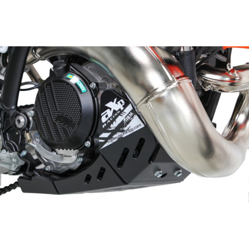 Cubrecárter AXP Xtrem con protección de bieleta - PEAD 8 mm