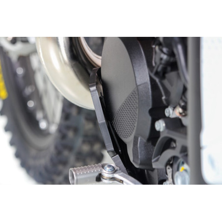 Cubrecárter AXP Xtrem con protección de bieleta - PEAD 8 mm