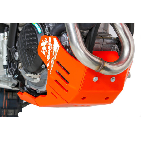 Cubrecárter AXP Xtrem con protección de bieleta - PEAD 8 mm