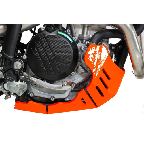 Cubrecárter AXP Xtrem con protección de bieleta - PEAD 8 mm