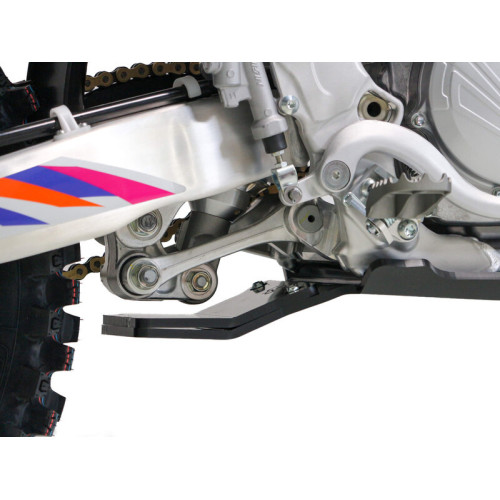 Cubrecárter AXP Xtrem con protección de bieleta - PEAD 8 mm