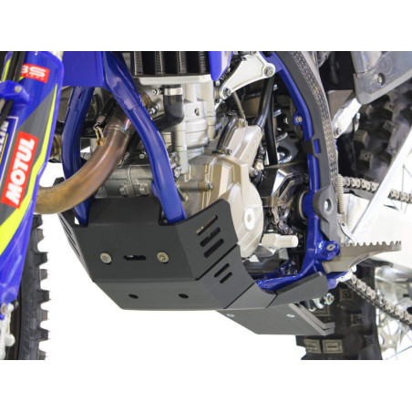 Cubrecárter AXP Xtrem con protección de bieleta - PEAD 8 mm
