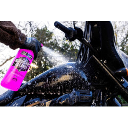 Kit de limpieza para motocicleta MUC-OFF 8 en 1 2